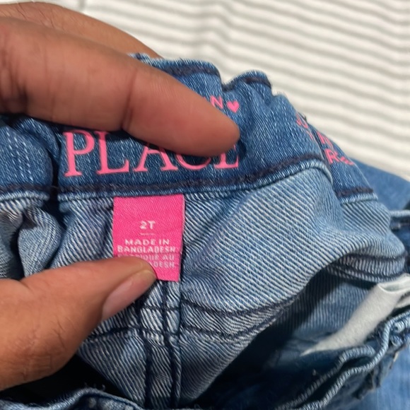 2T Children’s Place Jeans - Picture 2 of 3